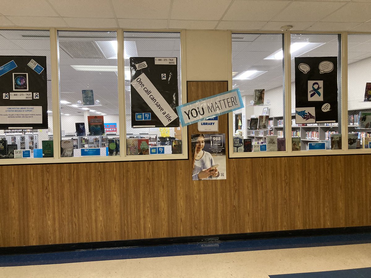 Library4Liberty's tweet photo. @LIBRARIESinRISD @ljhpatriots come to @Library4Liberty to share a note of aspiration for students who may be feeling sad or discouraged in recognizing Suicide Awareness Month https://t.co/e7OZ2bl0nB #Proud2BLJH #RISDBelieves #YouMatter https://t.co/fFeV1U6E14