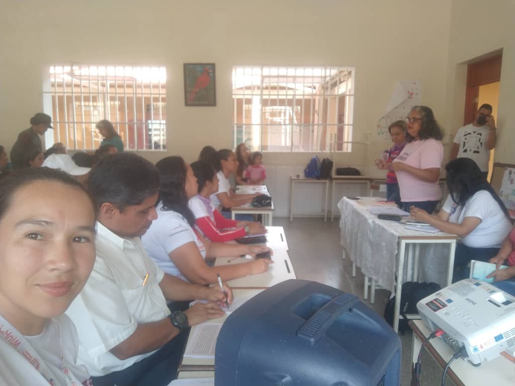 #RutaDeLaMujerVenezolana
#GuaicaipuroConManoDura 

<a href="/NicolasMaduro/">Nicolás Maduro</a> 
<a href="/d_guzmanl/">Diva Guzmán</a> 
<a href="/femsur/">femmy suryaningih</a>