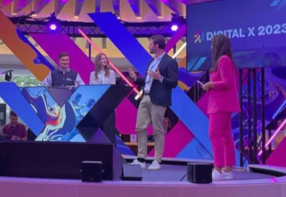 Vielen Dank für die Einladung zur #DigitalX ! Habe dort zusammen mit Kollegen von <a href="/Ford/">Ford Motor Company</a> und <a href="/Polestar/">PoleStar_emy</a> diskutiert, wie Deutschland beim Thema e-Mobilität noch mehr Fahrt aufnehmen kann. Eins ist klar: Wir brauchen bessere politische Rahmenbedingungen. #Rückkehrpflicht