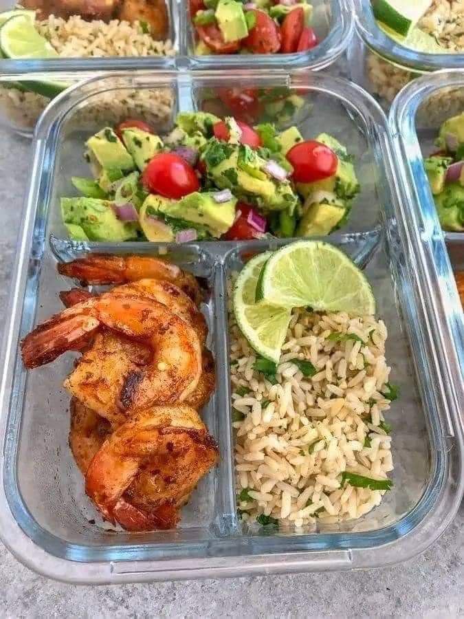 NutriologoGiron's tweet photo. Opción para llevar al trabajo

Camarones a la plancha
Arroz
Ensalada de aguacate

recuerda ayudarme con RT😊 https://t.co/wCwCAwmZaj