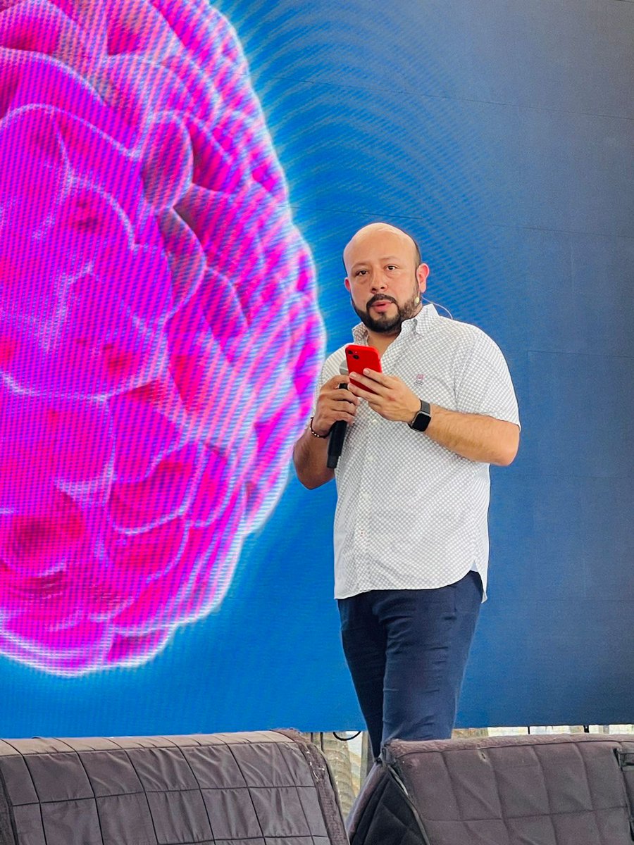 🌍 Para dar inicio a nuestra segundo día de agenda en #HéroesFestCaribe le damos la bienvenida a Jose Luis Gómez Lara, Director Productos Mercado Corporativo de <a href="/ClaroColombia/">Claro Colombia</a>, el cual nos está hablando sobre la inteligencia artificial en nuestro panel #UnaVainaBacana.