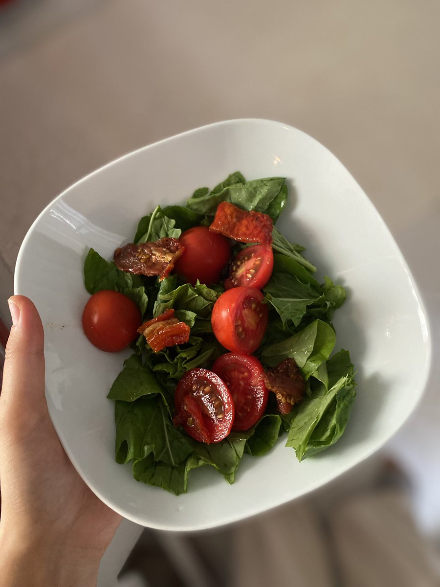 Sevgili eşim bunun salata olduğuna ikna olmuyor..