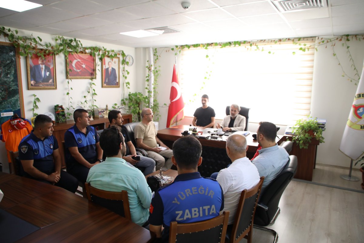 Belediyemiz Zabıta, Mali Hizmetler ve Ruhsat Müdürlüğü personellerimiz ile değerlendirme toplantısı yaptık. 
Yüreğir'imiz için durmadan çalışmaya devam ediyoruz 👍