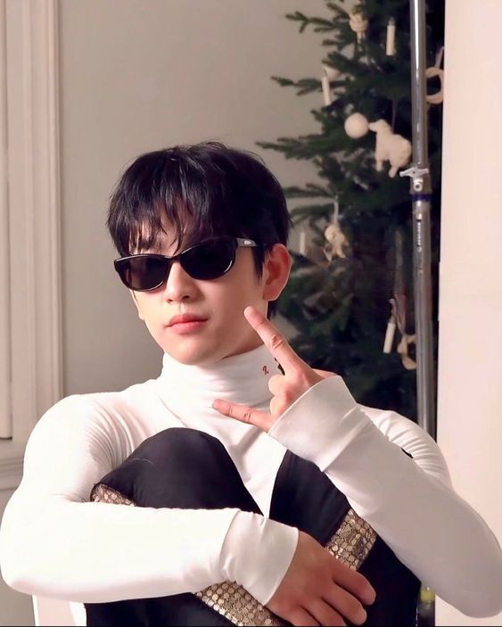 Koreaboo's tweet image. Happy Birthday to GOT7's Jinyoung! 🎂
Wishing you the happiest of birthdays today, filled with lots of love and laughter. We will always be here for you, and we love you so much. Stay healthy and happy 💚
#Chapter29WithJinyoung
@JINYOUNG