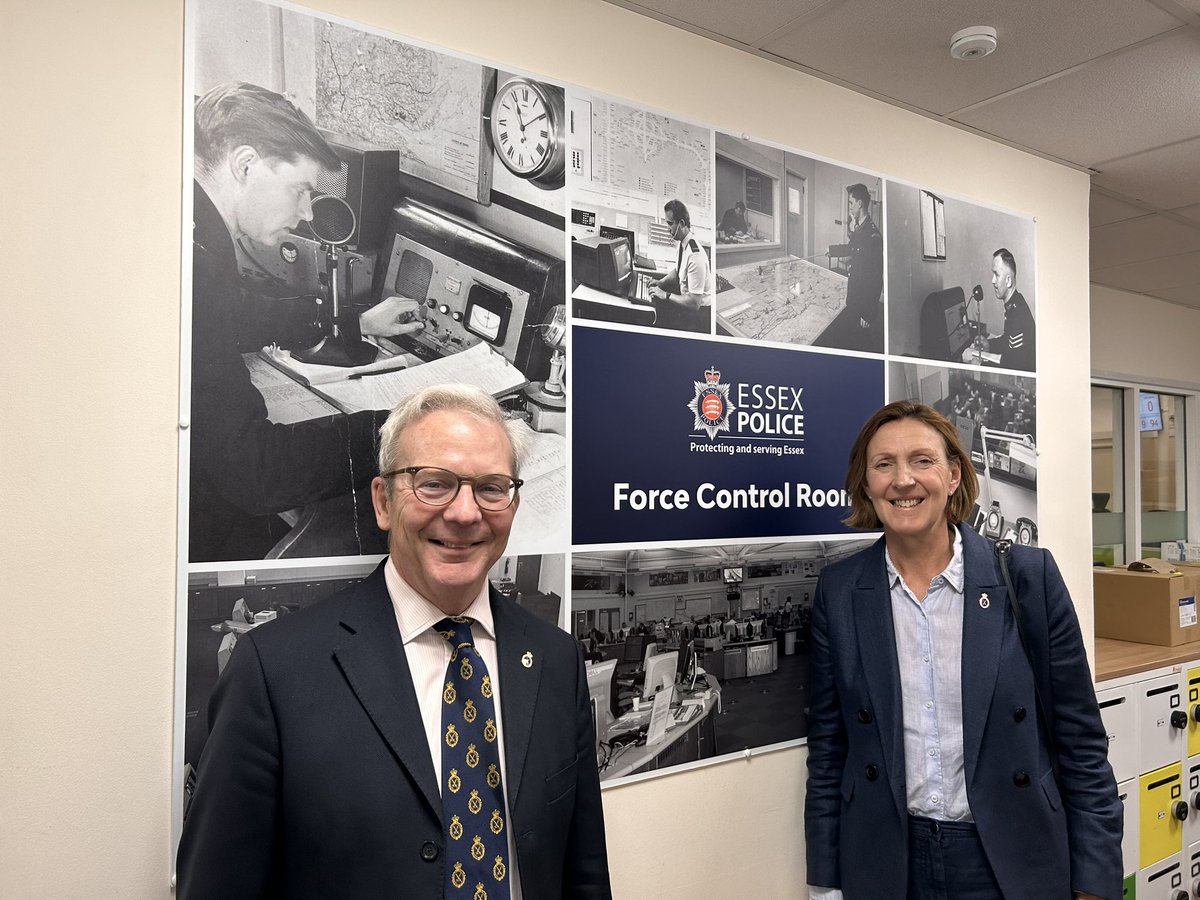 Essex Police Force Control Room. Highly skilled, dedicated and professional teams: call handlers, mental health triage, ANPR response, problem solving, video response to domestic abuse. More resources needed so police can attend more incidents. @EssexPoliceUK @Hirst4EssexPFCC