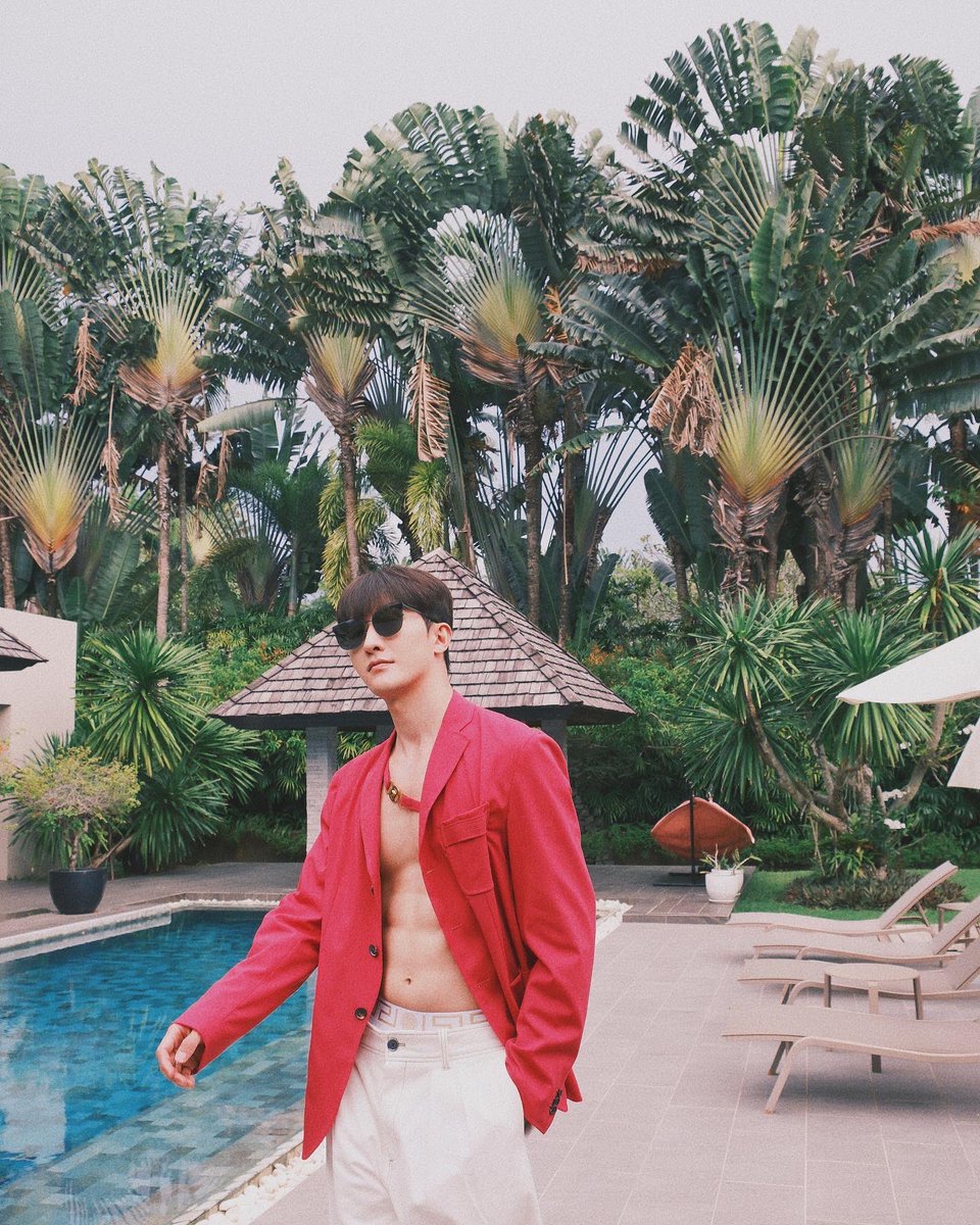 zhoumi_419's tweet photo. Redsace ❤️ https://t.co/SGIpvNGkVk