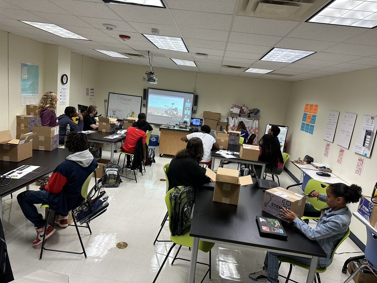 Our high school @Flyingclassr00m program launched today! Students are excited to explore, question, & investigate on the way to building a solar go cart 🏎️ in the Spring! Thank you to our @PointOptionNNPS Science Lead, Ms DeWall for spearheading! @Captainirving @megan_bertrand_