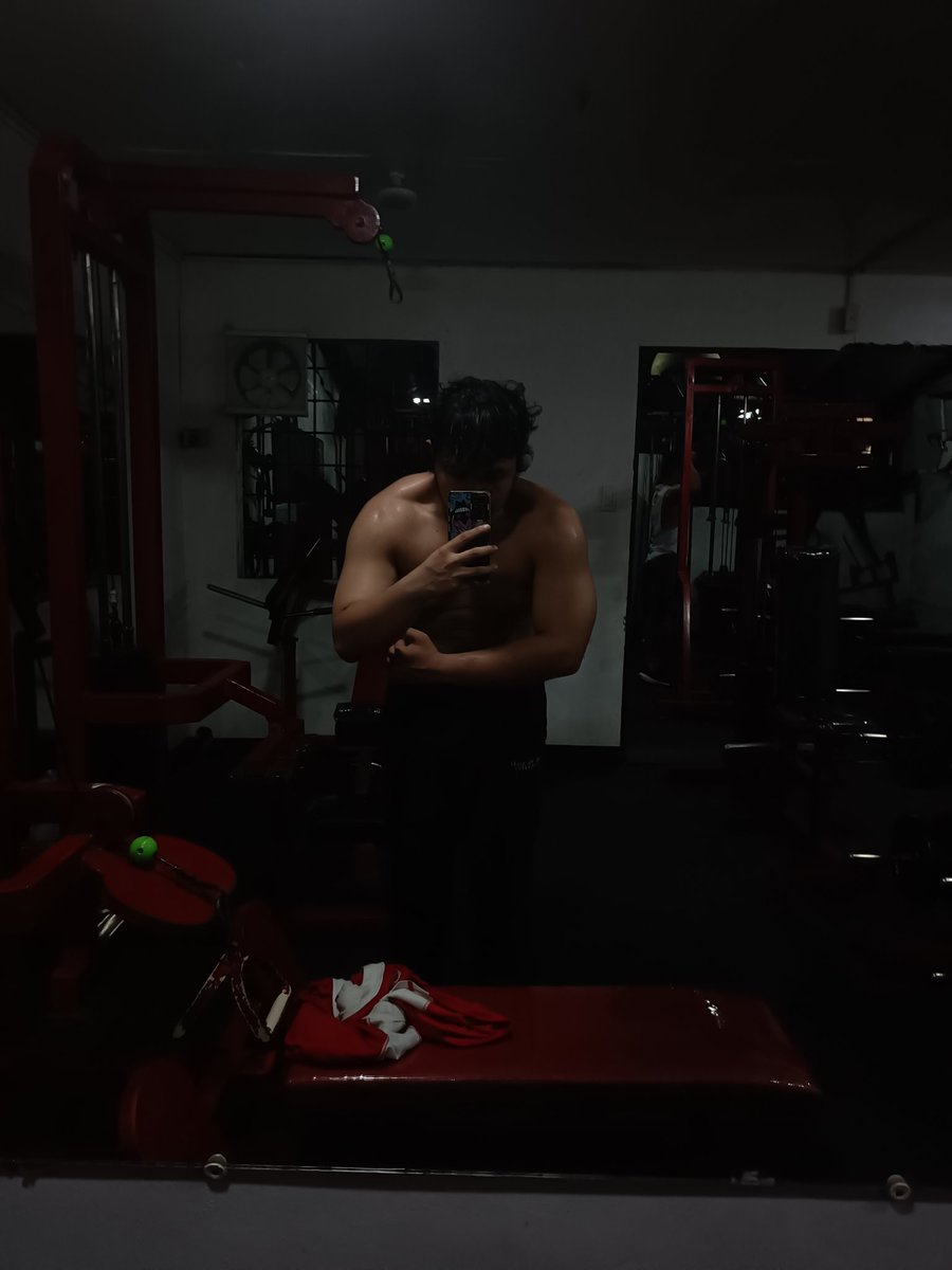 yanniechy's tweet photo. It's always, "she's better off without me." and I get free pre-workout buffs. https://t.co/rxpc9Op4NX