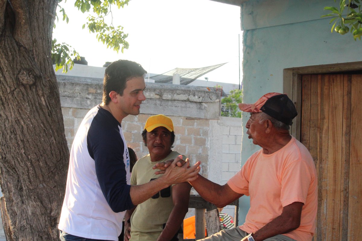 erikrihaniglez's tweet photo. Estamos escuchando, casa por casa, de primera mano, las necesidades e inquietudes de las y los vecinos #progreseños, informándoles sobre el trabajo realizado en este #segundo año de actividades.
¡Por un mejor #Progreso y un mejor #IXDistrito, #VamosADarle! https://t.co/gPki4LEr61