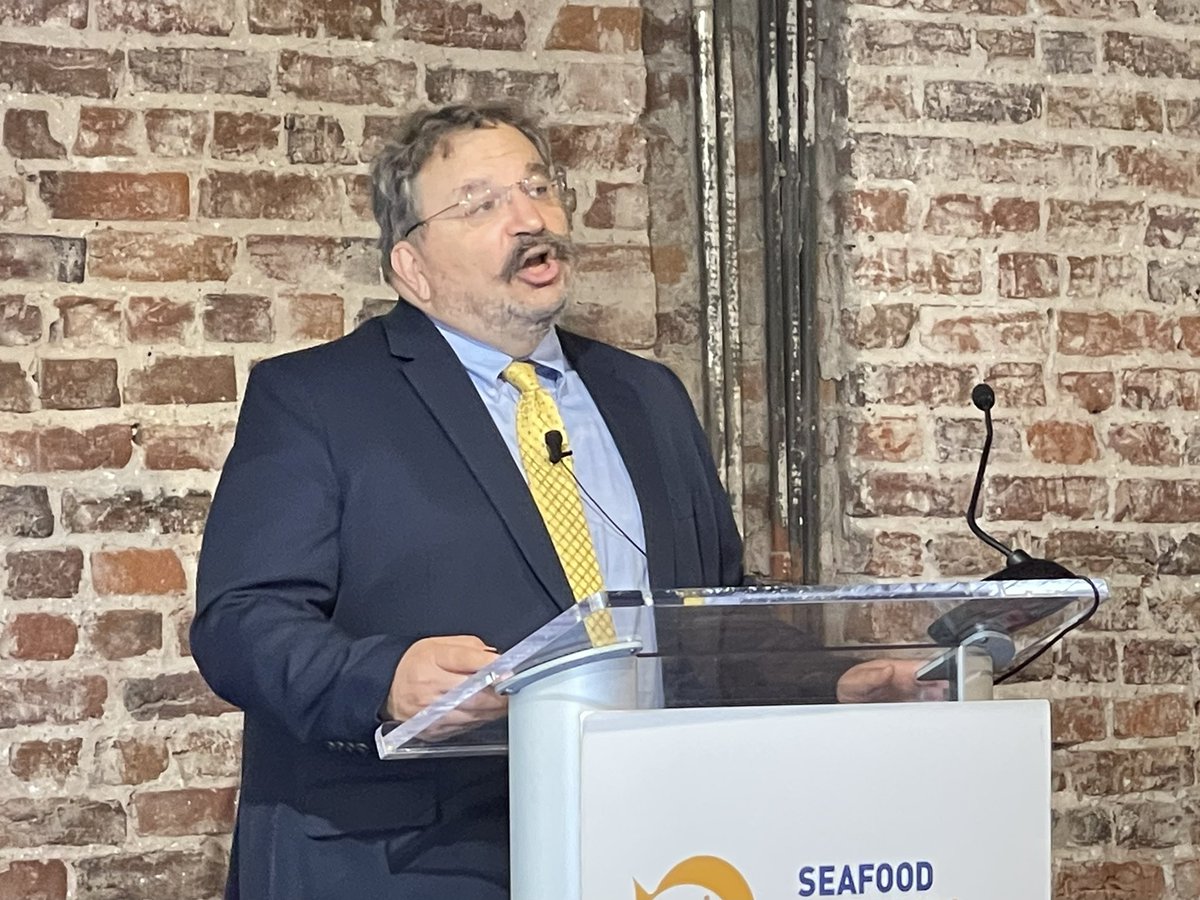 Dr. Tom Brenna, prof. & SNP SNAC chair, discusses prioritizing nutrition for the brain and affirming the national seafood nutrition policy at #SOSS2023. 

#seafood #seafoodnutrition #Seafood2xWk #Seafood4Health