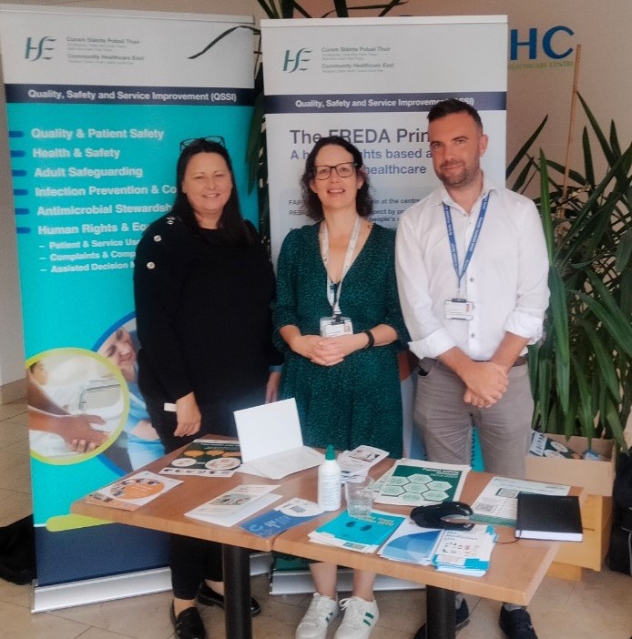 Ch6East's tweet photo. To mark #WorldPatientSafetyDay, our team have been out and about to highlight the importance of health literacy.  When you are at a medical appointment, remember to ask:

1. What do I need to know now?
2. What do I need to do next?
3. What can I expect?
4. How will this help me? https://t.co/oz82yVecDd
