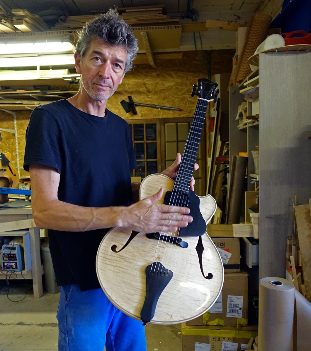cc2digital's tweet photo. 🎸Le 1er festival de #lutherie dans le Grand Ouest aura lieu ce week-end avec 40 créateurices de #guitares et #basses à #Nantes avec des animations, des musiciens, @ItemmLeMans ...
#musique #innovation #factureinstrumentale #Nantes 
@LettreMusicien https://t.co/H31XGmShvn