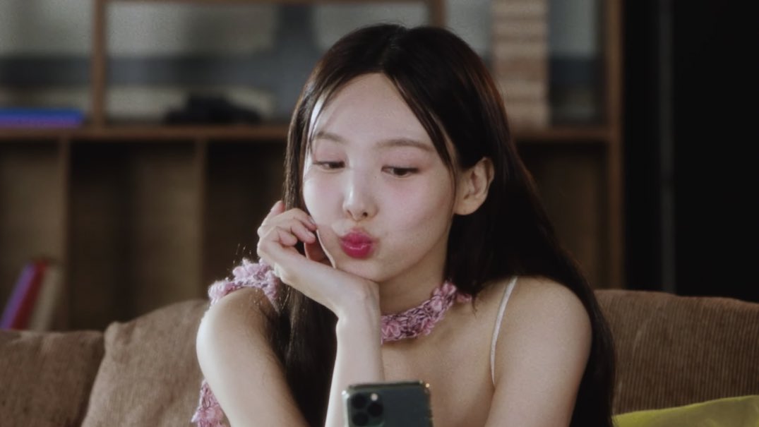 imnayeonarchive's tweet photo. https://t.co/KFzlC8KumG