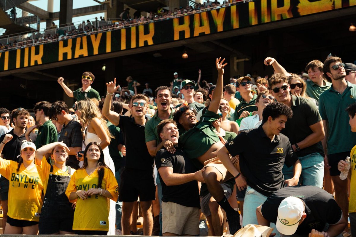 Sports Take: Underwhelming football game day experience isn’t fans’ fault👇

Sports Take:baylorlariat.com/2023/09/20/spo… | By <a href="/ByJacksonPosey/">Jackson Posey ✞</a>