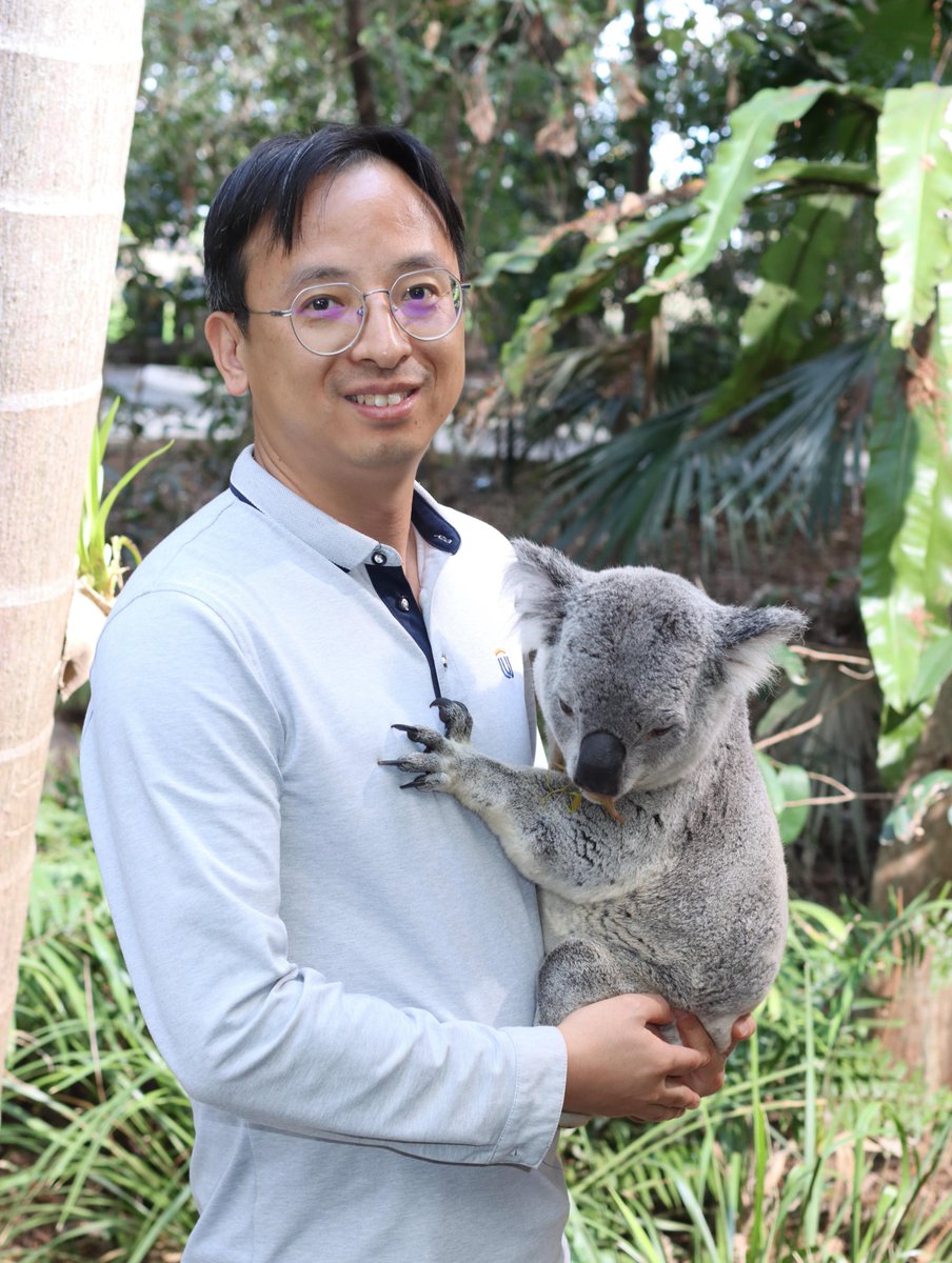 FengJu2020's tweet photo. My first trip to Australian, my first Koala Hold :) https://t.co/XdrMsPSeL4