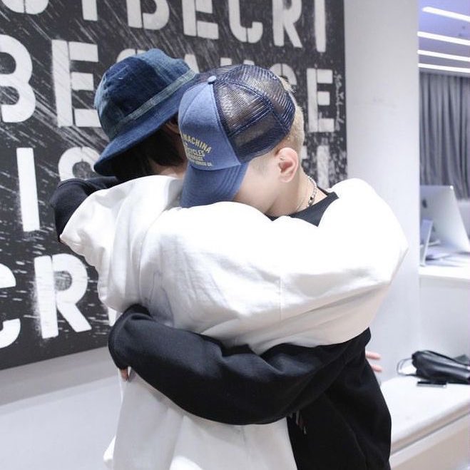 MapOfTheHoseok's tweet photo. the coolest collab in the kpop industry with the cutest friendship✨

CRUSH X J-HOPE
#1YearWithRushHour
#크러쉬X제이홉_RushHour1주년
#서비호비_히비히비합질러
#jhope https://t.co/UNmFqulHbA