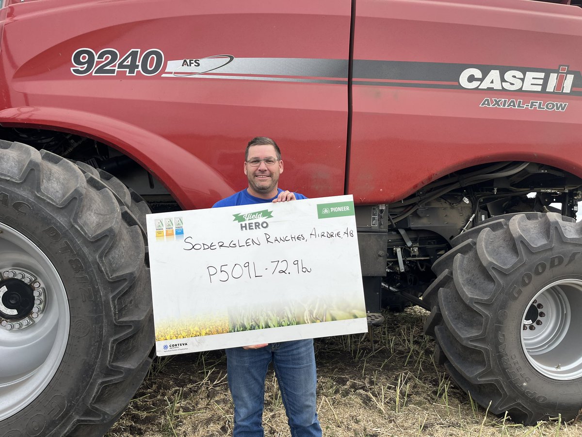 Crocus_Ag's tweet photo. “I think my other field is running better.” A second wicked entry for #YieldHero23 #YHContest from @Soderglen @PioneerSeedsCA @chinookag https://t.co/6ilTBGYMOS