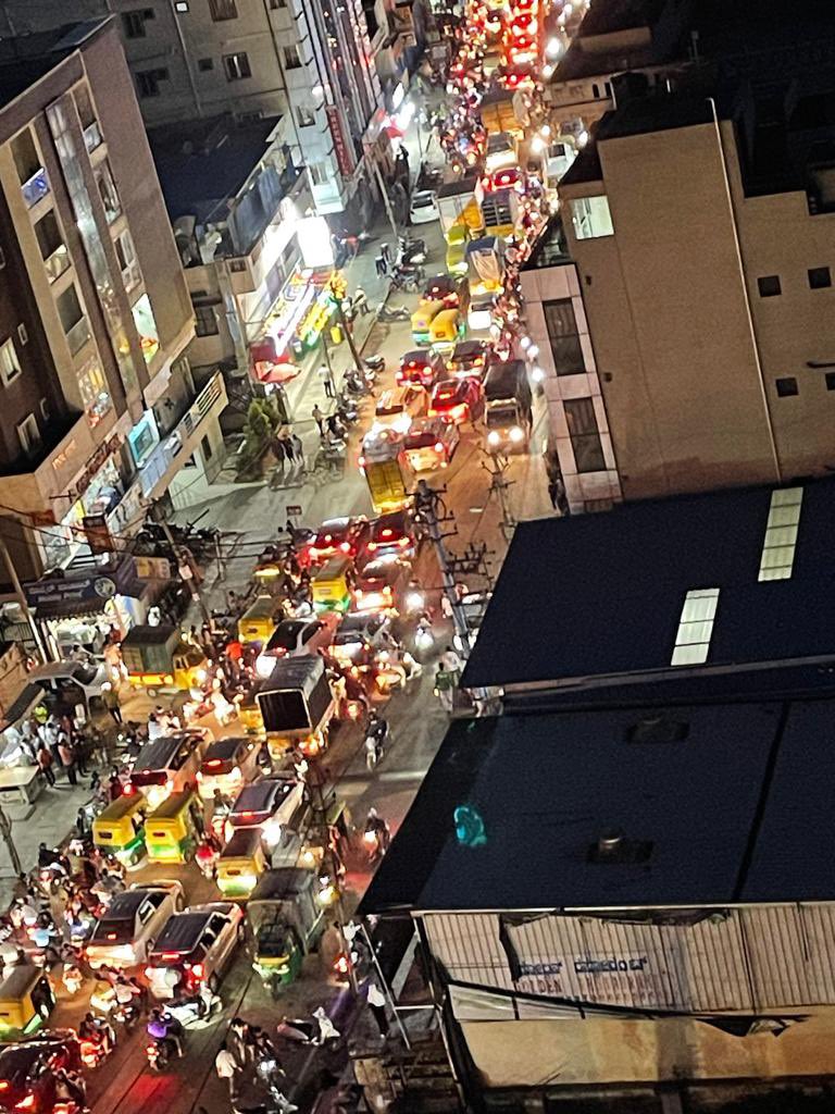 <a href="/ecitytrfps/">ELECTRONIC CITY TRAFFIC BTP</a> <a href="/SonaliBade01/">Sonali</a> <a href="/hsrltrafficps/">HSR LAYOUT TRAFFIC BTP</a> <a href="/DCPSouthTrBCP/">DCP SOUTH TRAFFIC</a> <a href="/blrcitytraffic/">ಬೆಂಗಳೂರು ಸಂಚಾರ ಪೊಲೀಸ್ BengaluruTrafficPolice</a> <a href="/ecitytrfps/">ELECTRONIC CITY TRAFFIC BTP</a> <a href="/hsrltrafficps/">HSR LAYOUT TRAFFIC BTP</a> <a href="/blrcitytraffic/">ಬೆಂಗಳೂರು ಸಂಚಾರ ಪೊಲೀಸ್ BengaluruTrafficPolice</a> <a href="/osd_cmkarnataka/">Office of the OSD to CM Karnataka</a> <a href="/SerenityHSR/">Salarpuria Serenity</a> The traffic signal at Mangammanpalya Road 5th main junction is not working again and traffic chaos is back. Please let us know what is the plan?