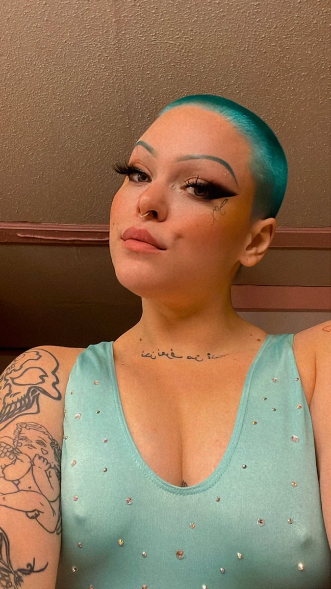 chloe222luff's tweet photo. Help me choose what color hair to rock for spooky szn😫 these are my fav colors to do ⬇️ but feel free to recommend otherssss https://t.co/7VRqqjo98c