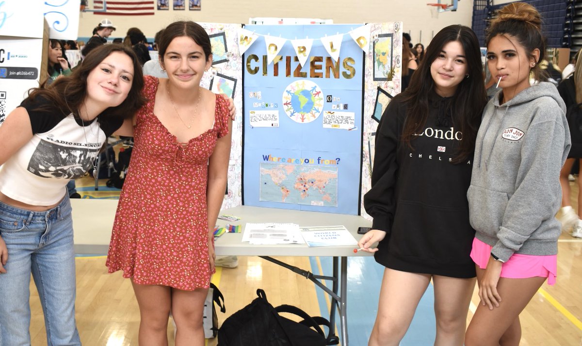 This past week, Lightridge hosted its annual club fair. The gym was packed with students, poster boards, and flyers. Click the link in our bio to look at more photos of Lightridge's student led clubs!

Reporter: Tre Holley