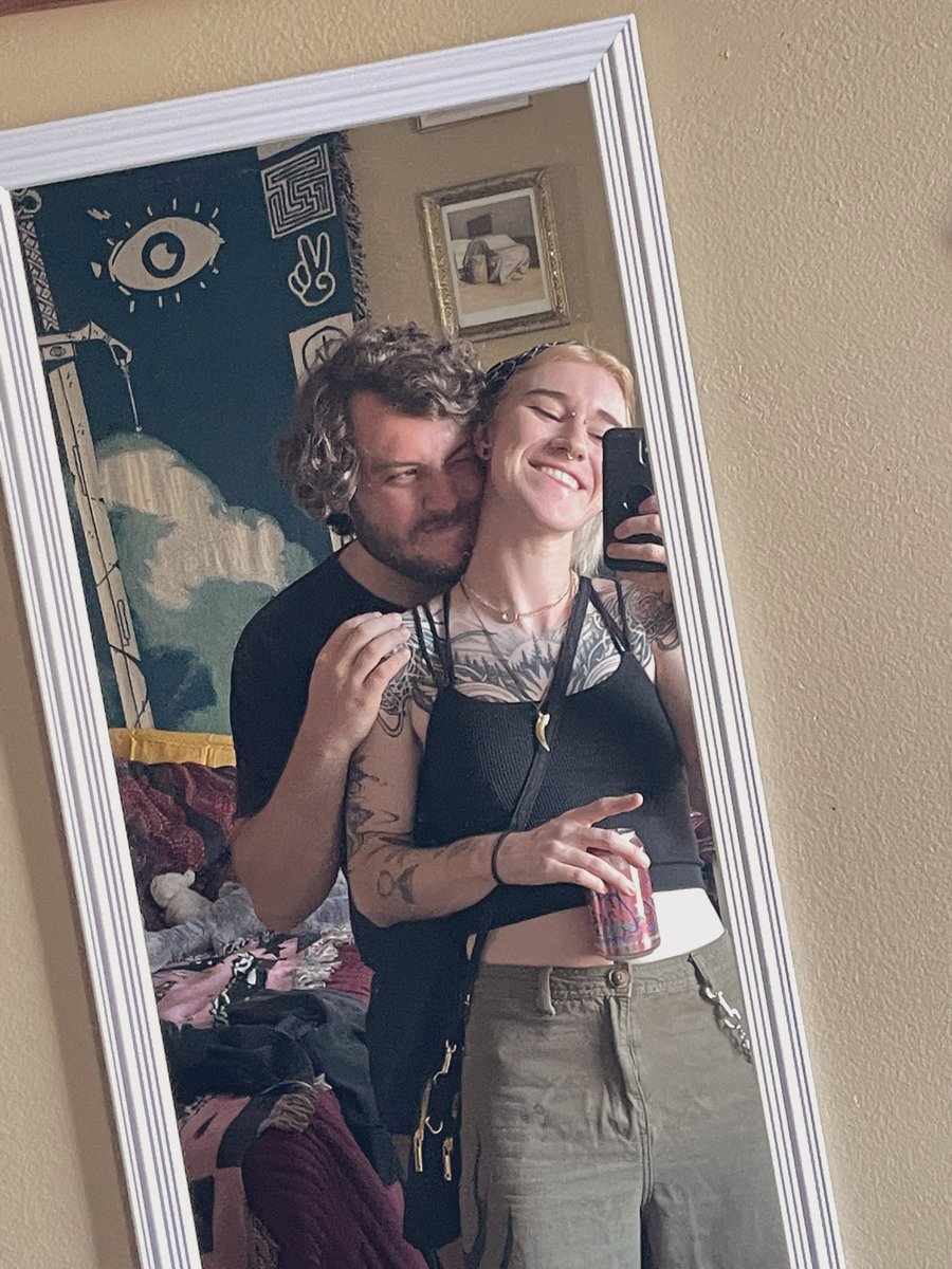 hard launching my relationship on https://t.co/rdepNLqwcG 

love is real, we're in it, fuck off haters and losers, etc etc 