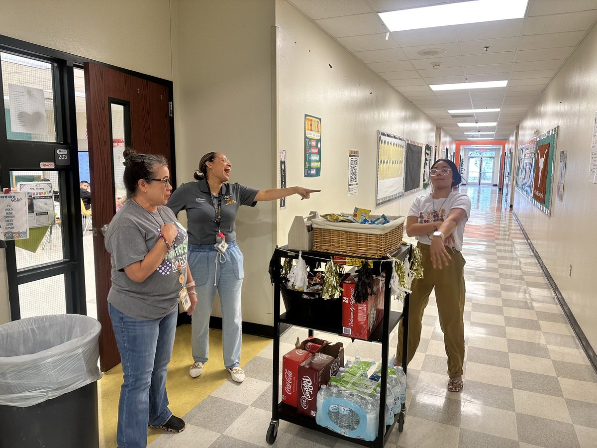 Audrey Castillo (@audreycast63903) on Twitter photo The Happy Cart was out sprinkling good cheer to our OC Teachers who give 110% to our students! Thank you teachers for your hard work and dedication! It doesn’t go unnoticed 💛🐝<a href="/OakCrestStinger/">Oak Crest Elementary</a> The Happy Cart was out sprinkling good cheer to our OC Teachers who give 110% to our students! Thank you teachers for your hard work and dedication! It doesn’t go unnoticed 💛🐝<a href="/OakCrestStinger/">Oak Crest Elementary</a>