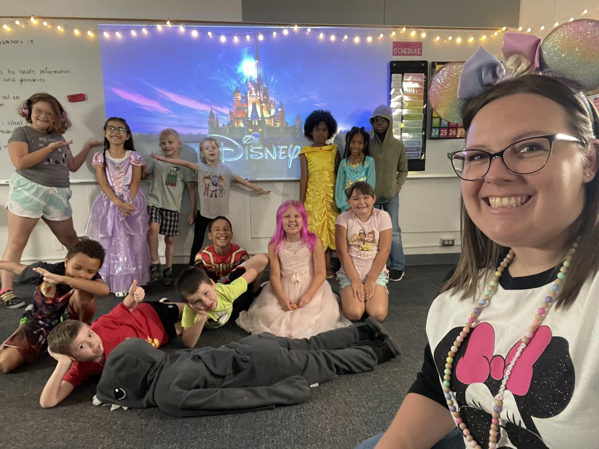 Disney day! I have many beautiful princesses and strong hero’s with me today! #crestviewwebelong <a href="/Crestview_NKC/">Crestview Elementary</a> <a href="/JakeHartley_nkc/">Jake Hartley</a> <a href="/MrsFitz107/">Cara Fitzgerald</a>