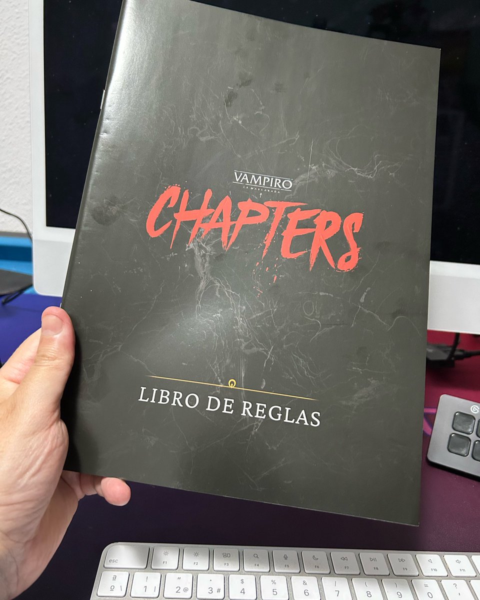 JuegosVive's tweet photo. Esta noche toca estudiar… Se acercan los vampiros en las sombras… se acercan al canal! Jajajajaj Prontito tendremos partida! #vampirechapters #juegodemesaensolitario #rapsodalúdico https://t.co/LK5GI0ZhXk