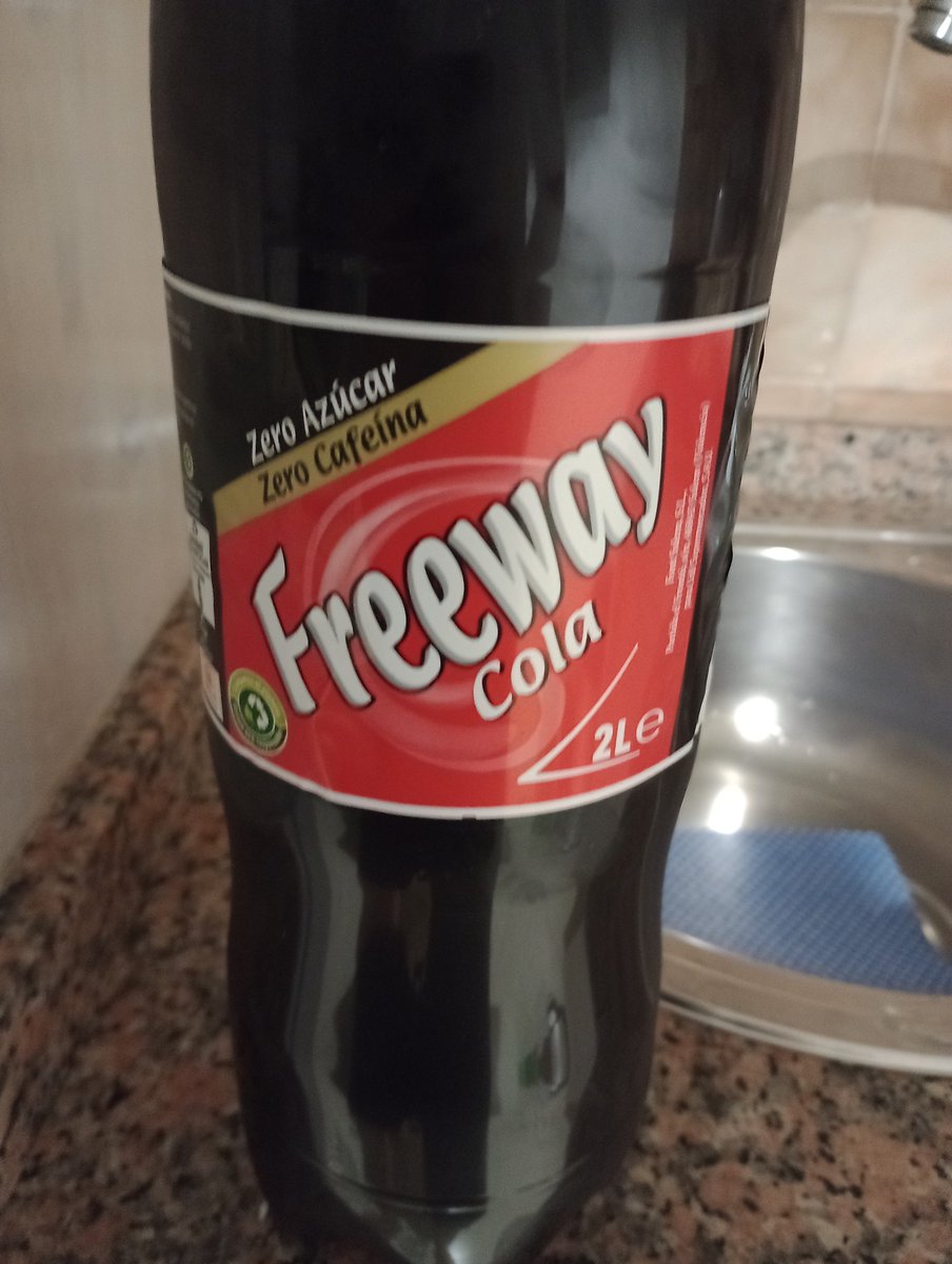 JustSimons's tweet photo. @LidlGB on holiday in Spain and @lidlespana stock this caffeine free cola. Any chance we could get it in England? https://t.co/9bC4jHww91