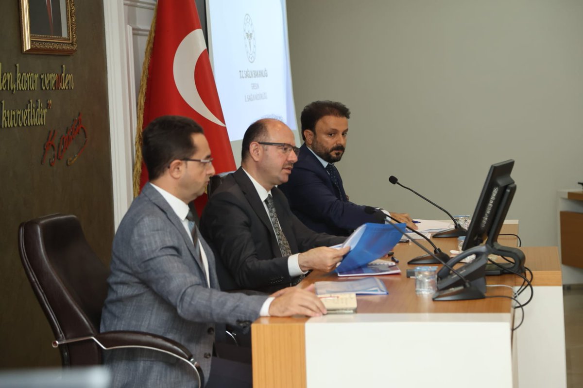 valiserdengecti's tweet photo. Bağımlılıkla Mücadele İl Koordinasyon Kurulu Toplantımızı gerçekleştirdik.

Dipdiri ve sağlıklı nesiller için "sıfır tolerans" prensibi ile her türlü kötü alışkanlıktan, uyuşturucu ve uyarıcı maddelerden gençlerimizi, ailelerimizi ve toplumumuzu korumayı kararlılıkla sürdüreceğiz.