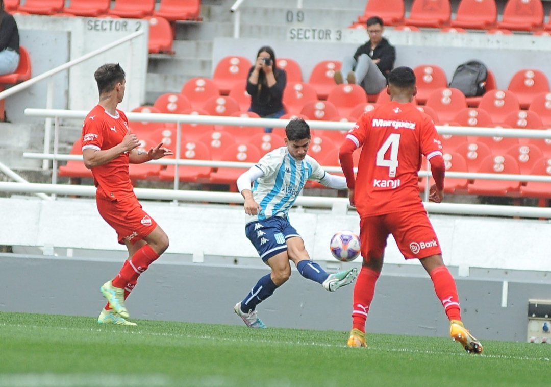 DataAcademia's tweet image. ¡SE LES ESCAPÓ EN EL FINAL! 😔

@RacingClub perdió 1️⃣-0️⃣ con @indd, por la fecha 7️⃣ de la #CopaProyección 🏆.

⚽️ Javier Ruiz

#vamoslospibes