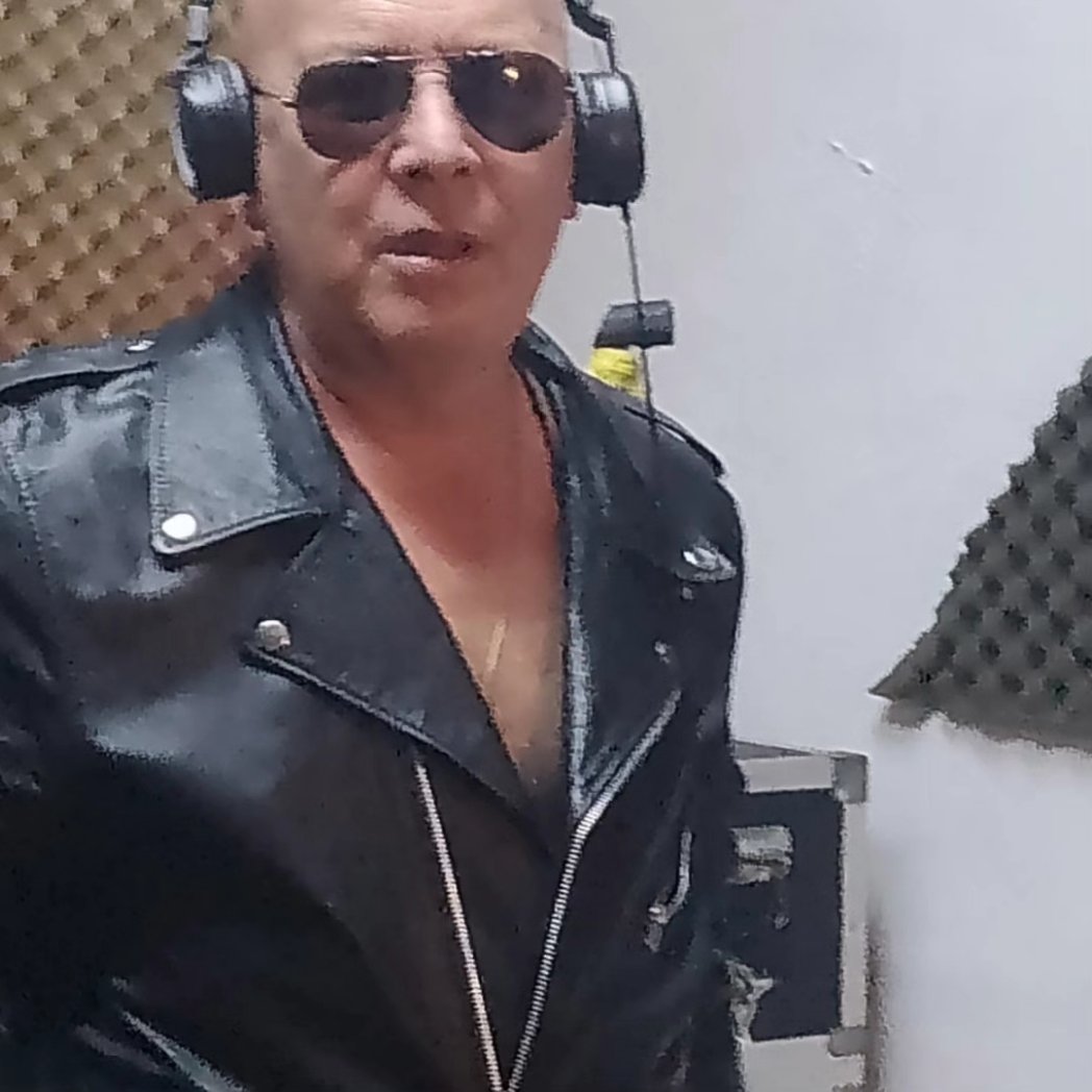 kickdelbianco's tweet photo. Nos encontramos con nuestro amigo León Vago . Aquí unas fotos de ayer 📸
#kickdelbianco #argentina #NuncaEsTarde #mexico #rock #blues #ravenfamily #ravenpicks #lovemylife #lovemyjob #lovemusic
#MalaVidaTV https://t.co/JyzIqX2Dp9