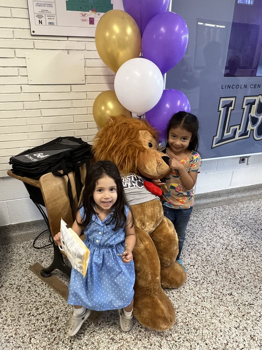 It was amazing to see so many families come out to our Open House! It’s going to be an incredible year together! 🦁💜 <a href="/dsbn/">District School Board of Niagara</a>