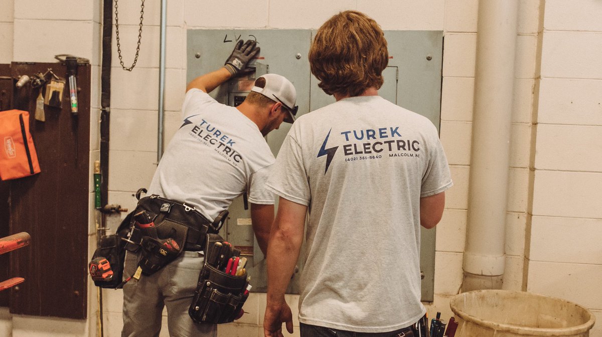 TurekElectric's tweet image. Powering through the week one circuit at a time! ⚡️💪
#ThursdayThoughts #ElectricianLife #WiredForSuccess #TurekElectric #Electricians #LincolnNe