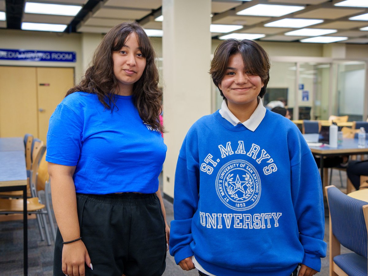 StMarysU's tweet image. Loving these #SpiritThursday looks. #StMU