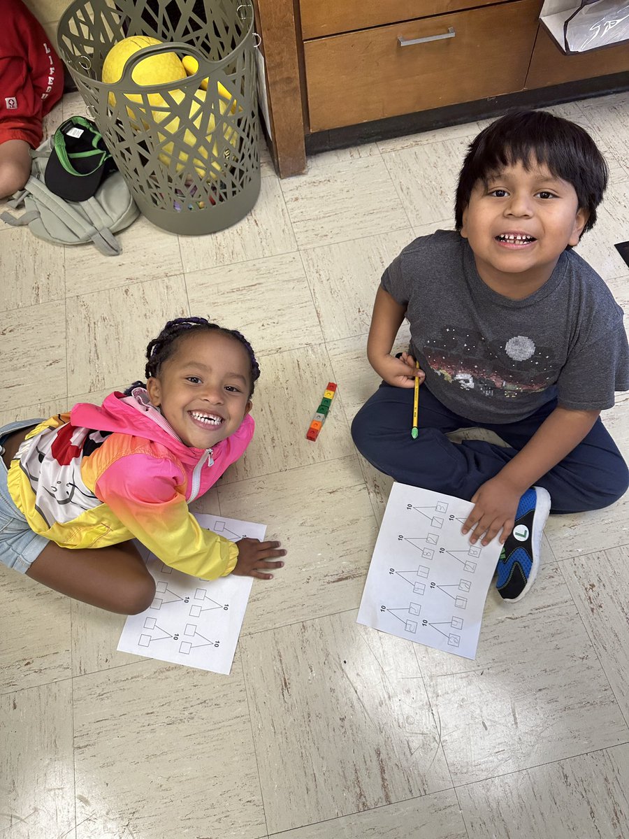 Partners of 10 game! Each partner had 10 cubes. One partner took some away and hid it behind their back. The other partner had to use number sense to figure out how many cubes were missing to make 10! 😊🔟 <a href="/WeAreHTSD/">WeAreHTSD</a> <a href="/HTSD_Wilson/">Wilson Elementary School</a>