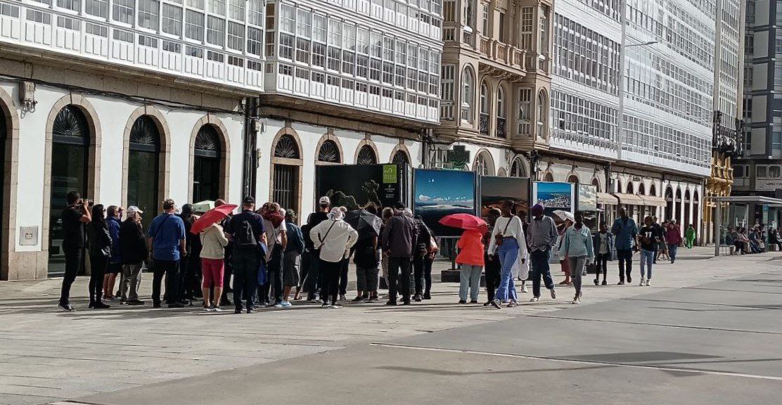 EVCoruna's tweet photo. Unha honra formar parte desta estupenda edición do @FestMardeMares !!! 😍🤩

Podedes visitar a nosa expo desde xa na Av Montoto, a carón de Porta Real

Verase ata o 23 de outubro pero ide canto antes que logo dan choiva😃🌤️ https://t.co/Qoikuw07HU