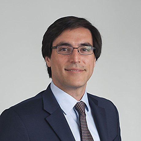 #VascularDisease impacts 🩸 vessels, causing issues like clogged arteries, clots, and more.

In the thread 👇, Dr. Luis Suarez, vascular surgeon, answers FAQs about:

🔵 #PAD
🔵 Venous insufficiency
🔵 Carotid artery disease
🔵 Abdominal aortic aneurysm

#VascularAwarenessMonth