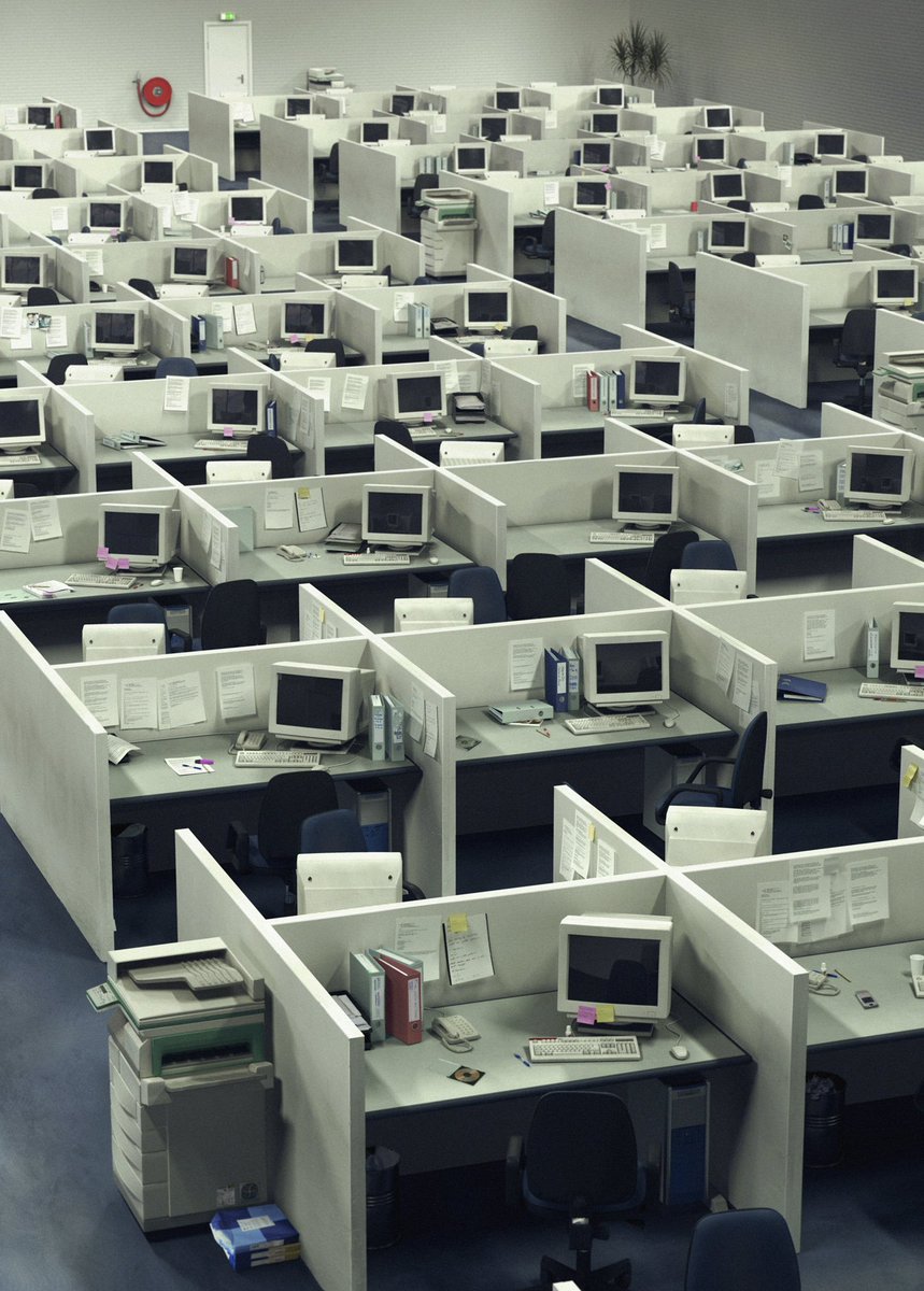 0xgaut's tweet photo. the office culture: https://t.co/b7HVBuyCUt