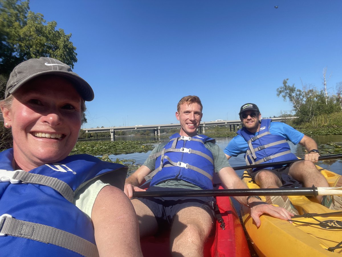 Kicking off the academic year at the UW Waterfront with new @UWAnesthPainMed T32 research fellows Drs. Gil Stamm and Andrew Rogers and Program Director @TonyaPalermo. To learn more about the T32 Research Fellowship, visit: bit.ly/3PuG5Ia.