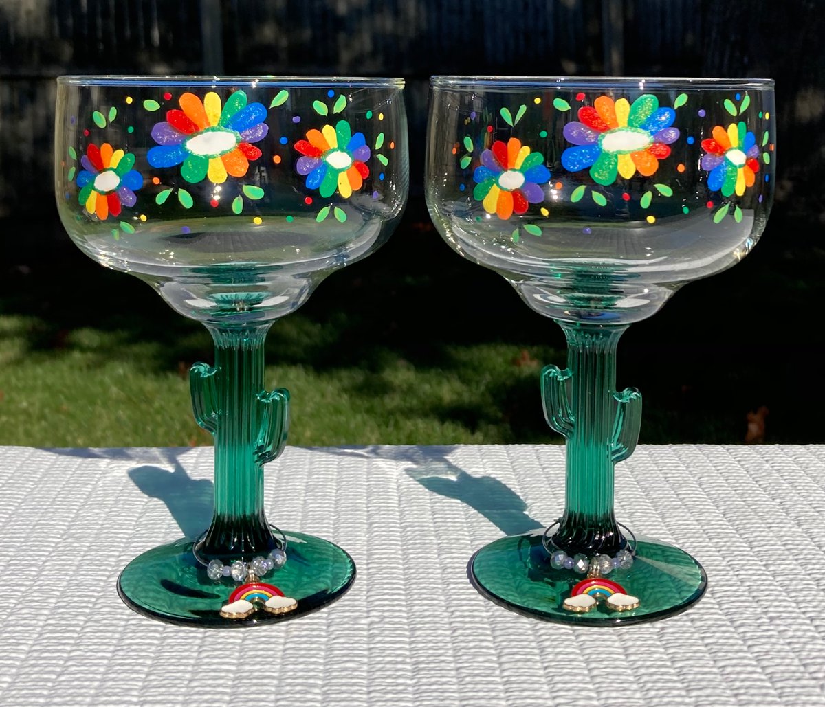 etsy.com/listing/909310… #cactusglasses #rainbowflowers #margaritaglasses #SMILEtt23 #etsyshop