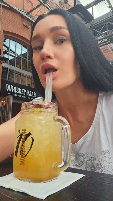 Two straws are better https://t.co/HQvFfxsbFD