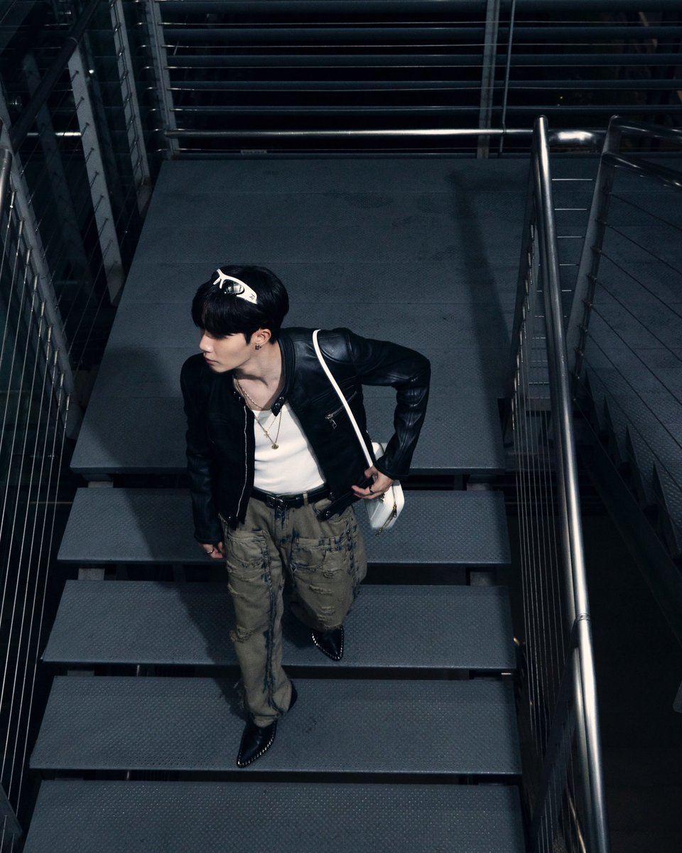 zee_pruk's tweet image. Milan Fashion Week, here I come!

Can’t wait to see everyone there 🙌🏻

ฝากเป็นกำลังใจให้กันด้วยนะ ทางนี้เองก็จะทำให้เต็มที่เช่นกันครับ 💪🏻

ZEEPRUK GO TO MILAN FW

#DGxZeePruk
#DolceGabbana

@dolcegabbana