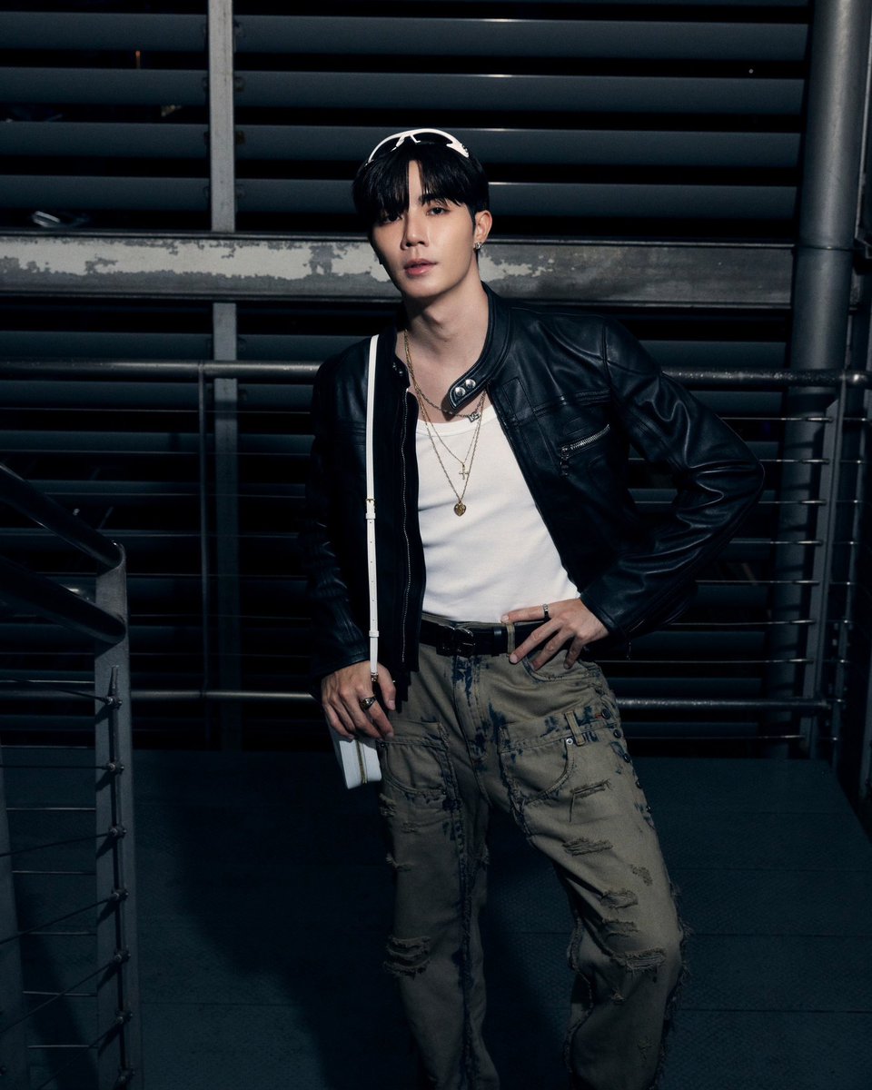 zee_pruk's tweet image. Milan Fashion Week, here I come!

Can’t wait to see everyone there 🙌🏻

ฝากเป็นกำลังใจให้กันด้วยนะ ทางนี้เองก็จะทำให้เต็มที่เช่นกันครับ 💪🏻

ZEEPRUK GO TO MILAN FW

#DGxZeePruk
#DolceGabbana

@dolcegabbana