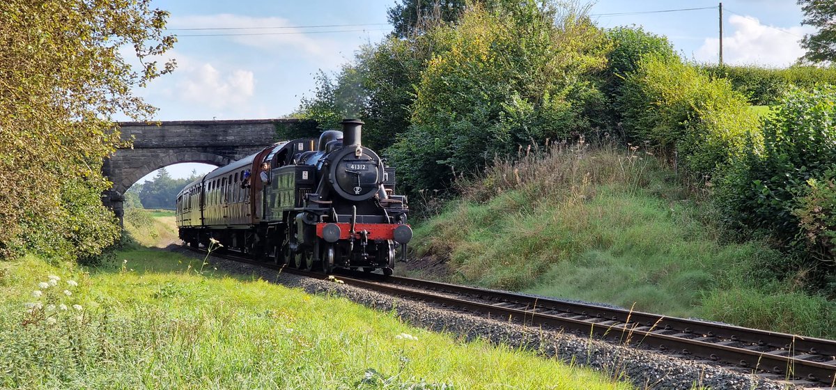 SVRSteam's tweet photo. Autumn steam gala LIVE
Video is now live so get over to YouTube so you aren't any later to watch the video! Huge congratulations to Eardington station for reopening after such a long time. 👏 
https://t.co/BwVPAtqXxd https://t.co/s9dXwLrXYP