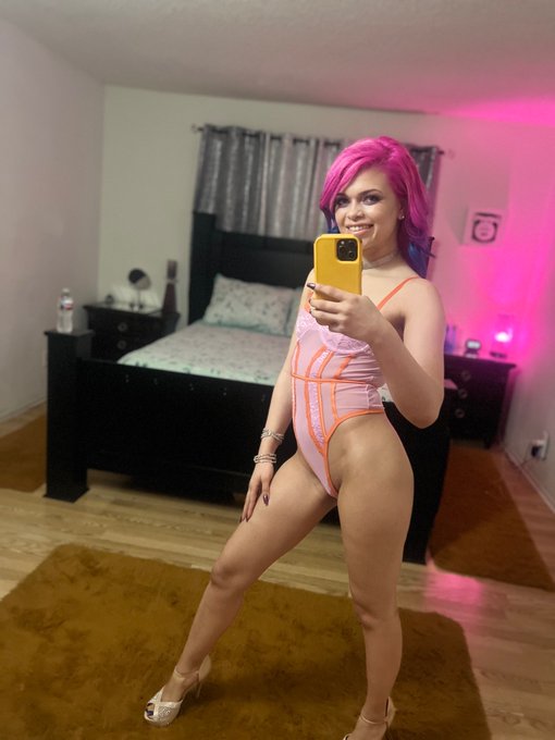 Give me one reason to stay here baby&hellip;  https://t.co/6ViyCJTOgh  https://t.co/5HGVy4pD4D https://t.co<a href="/tag/badintentions"class="tags"><span>#badintentions</span></a><a href="/tag/migos"class="tags"><span>#migos</span></a><a href="/tag/niykeeheaton"class="tags"><span>#niykeeheaton</span></a><a href="/tag/dontwanttobealone"class="tags"><span>#dontwanttobealone</span></a>