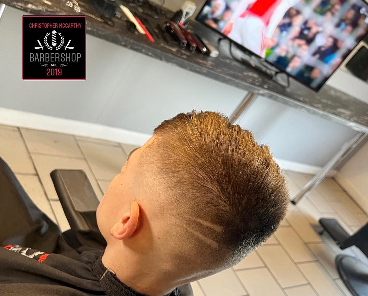 carthy43_mc's tweet photo. 🐯🐯🐯
-
-
#barbering #barbershop #barberselfie #barberpost #barbercrew #barbergame #barbergang #barberclub #internationalbarbers #barberuk #barberireland #menshairstyles #christophermccarthybarbersenniskillen https://t.co/BKuPI6xNBG