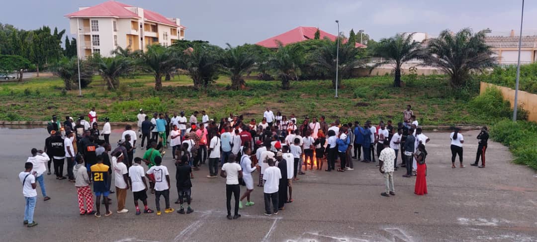Taraba State Entertainers Hold Candle Night Procession 

Taraba State Entertainers under the auspicies of Taraba State Entertainment Industry (TSEI) has joined their counterparts to hold a candle night procession for @Mohbad 

<a href="/MI_Abaga/">MI Abaga</a>
@TundeEdnutX
<a href="/TONTOLET/">AMB. KING TONTO</a>
<a href="/BellaShmurda/">Yxng Alhaji 💐</a>