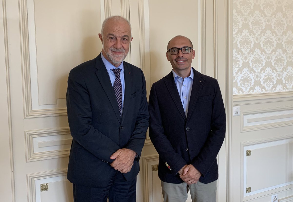 JMCambaceres's tweet photo. Poursuite mission crypto @Etat_Neuchatel #Suisse. RV @MignonVm avocat cabinet #LEAX, @_polto_ et #DarkoGasik de #Hodling, #AnthonyDistefano de #ArkkaOne, puis participation crypto-talk et «beer2beer»hebdomadaires des membres de l’écosystème cryptos. Distributeur de #Bitcoin https://t.co/u84QTWwxrn