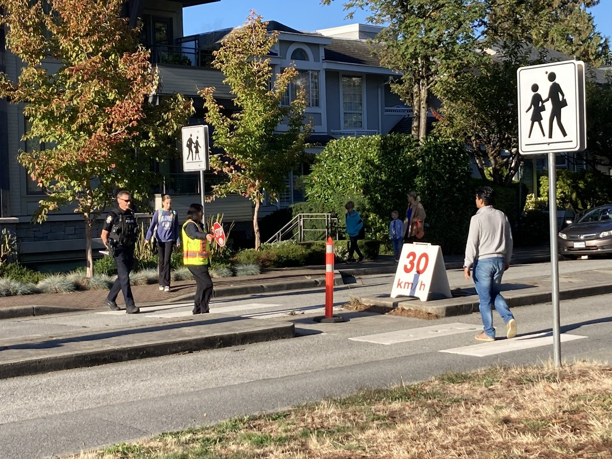 BeingKulvir's tweet photo. A beautiful morning for a “surprise” safety blitz at @IrwinParkSchool Thank you to Principal @aroncampbell24 for supporting our team today. Please slow down in school zones 🚸 from 8am to 5pm. Great to see kids🚶🏼♀️🚴🛴to school! @WestVanSchools #eyesfwdbc #driveto5 📵@chrkennedy https://t.co/fQvLz0WIVV